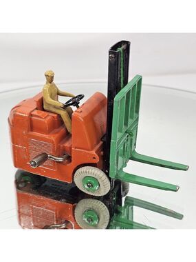 Dinky Toys Coventry Climax Fork Lift Truck - Meccano England Diecast Working